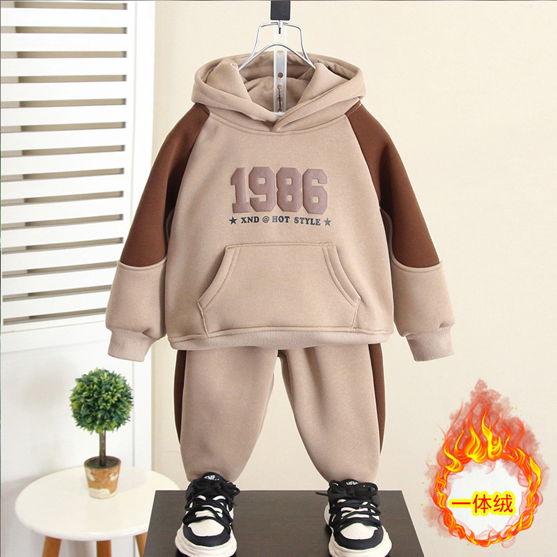 6520 traje de suéter de otoño e invierno para niños 2025 nuevo estilo para niños más chaqueta gruesa de terciopelo ropa de invierno para bebés ropa para niños