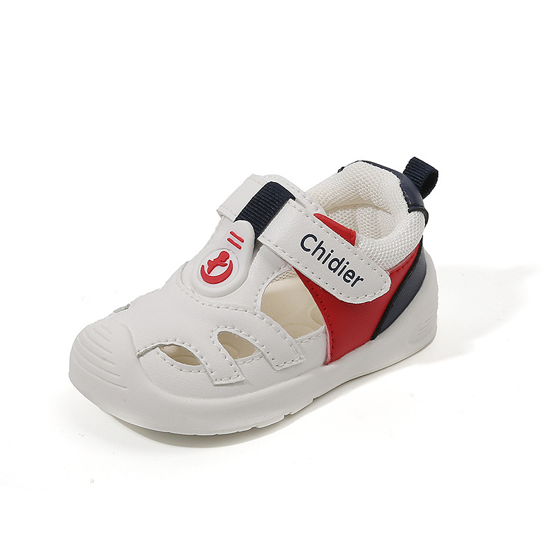 Deportes de los niños medias sandalias de verano nuevos niños y niñas superficie de cuero hueco zapatos de bebé cabeza bolsa zapatos de playa inferior suave todo partido