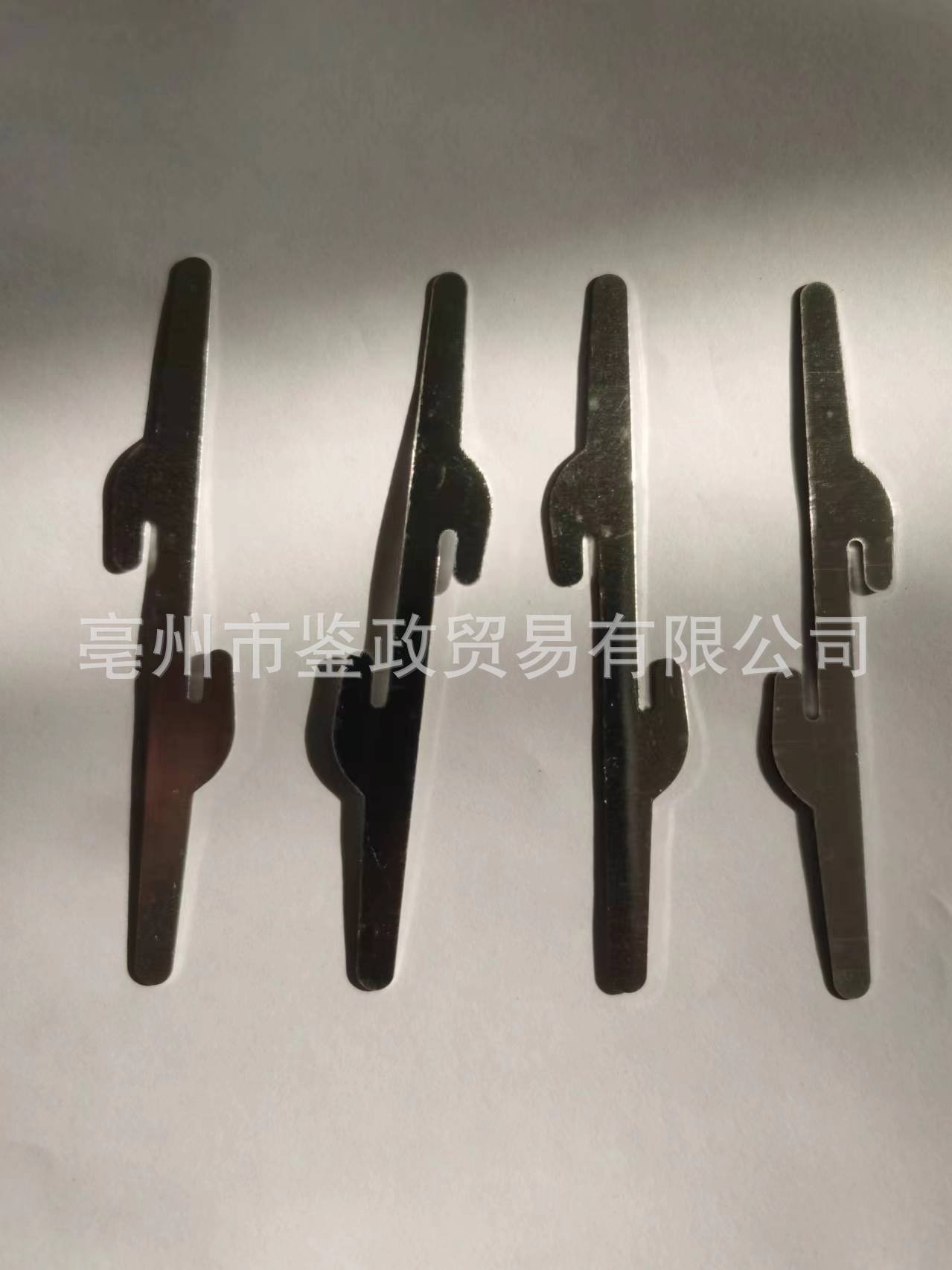 Cuttlebone Clip Bird Cage Holder Metal Fastener for Bird Cage Accessories overview