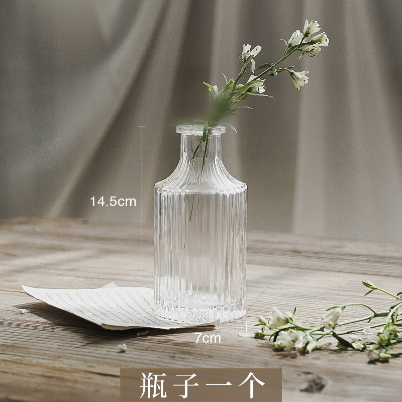 Transparent vertical pattern aromatherapy bottle (excluding flowers)