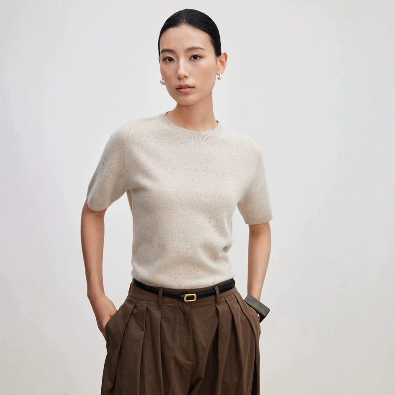 100% sheep wool! Popular seamless round-neck simple short-sleeve wool sweater, versatile and slimming, suitable for early autumn commuting 100% sheep wool! Popular seamless round-neck simple short-sleeve wool sweater, versatile and slimming, suitable for early autumn commuting