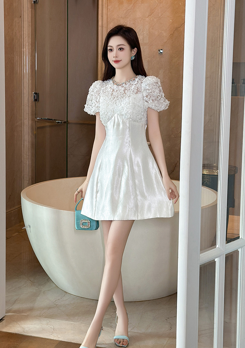 Váy trắng chữ A thắt eo tay phồng họa tiết hoa thiết kế kiểu Pháp — Ánh trăng trắng chi tiết 9