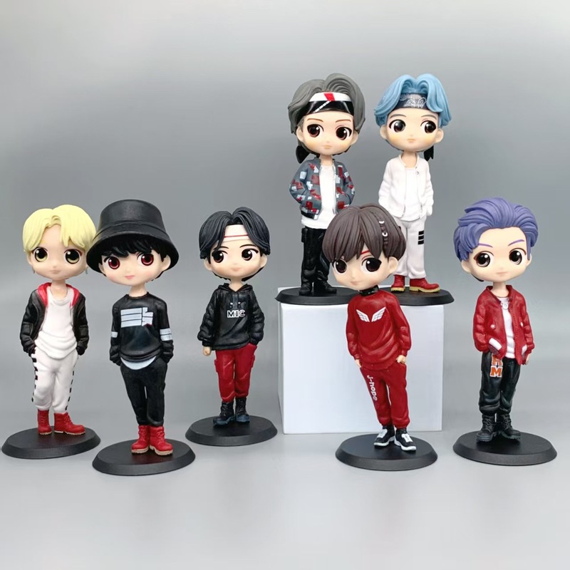 魅力的なボーイズグループBTSと同じスタイルの大きなQバージョン人形飾り、かわいい人形、車載飾り、クロスボーダー飾り|undefined