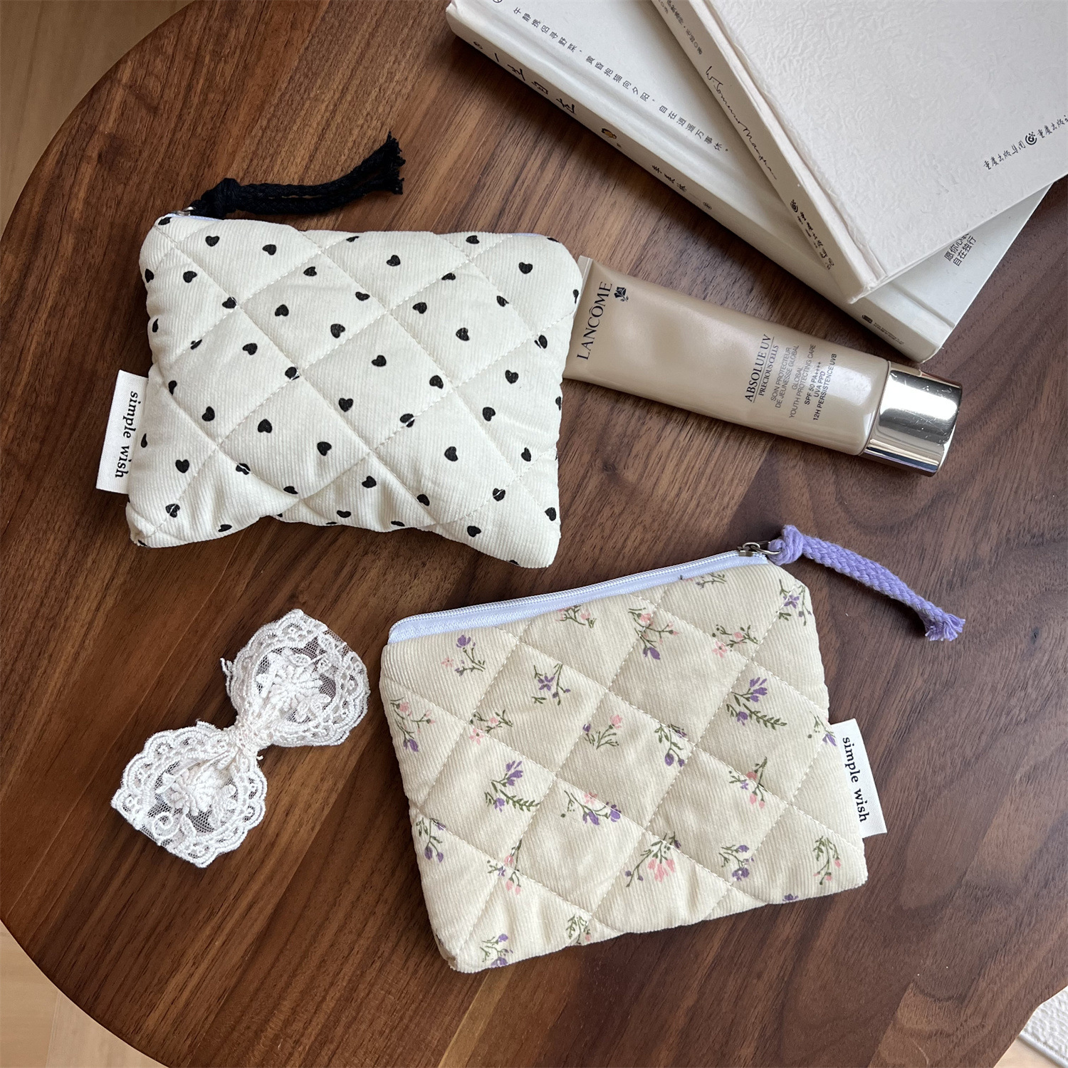 30g Weight Canvas Lining Material Zipper Closure Type / Strap Type Cosmetic Bag Bags Type Holiday, Daily Occasion Corduroy Material Heart Shape, Flower Pattern All Seasons Season Women's Gender Classic Style Style Square Shape Classic Style Heart Shape Flower Corduroy Square Makeup Bags 16