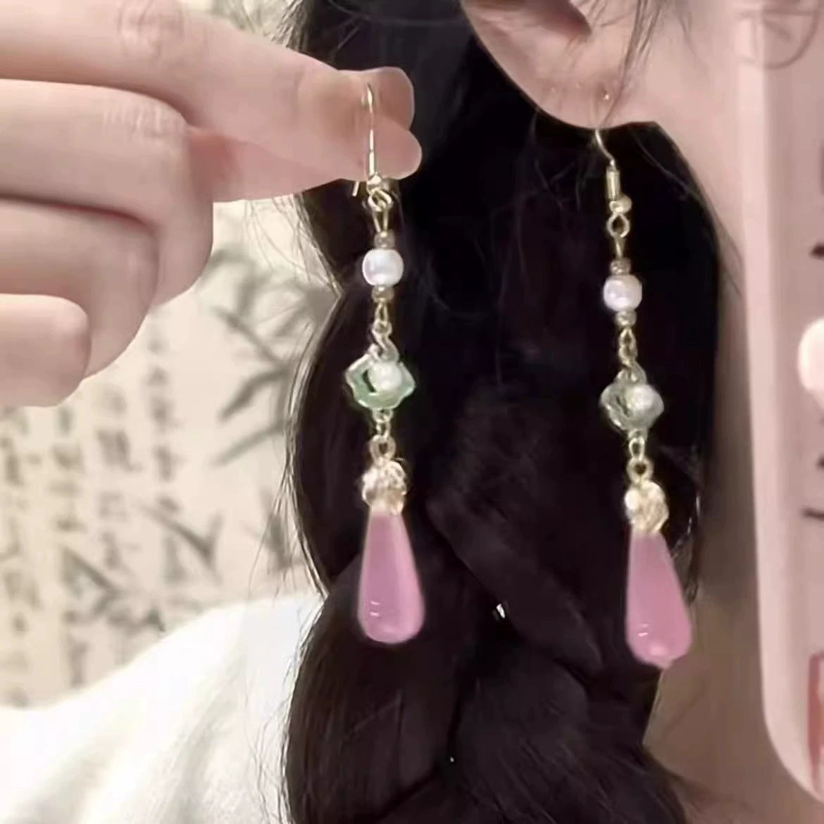 Новые розовые серьги в китайском стиле династии Сун, династия Хань, капля воды с кисточкой, клипса для ушей в китайском стиле, нишевый дизайн, крутые серьги-крючки для женщин