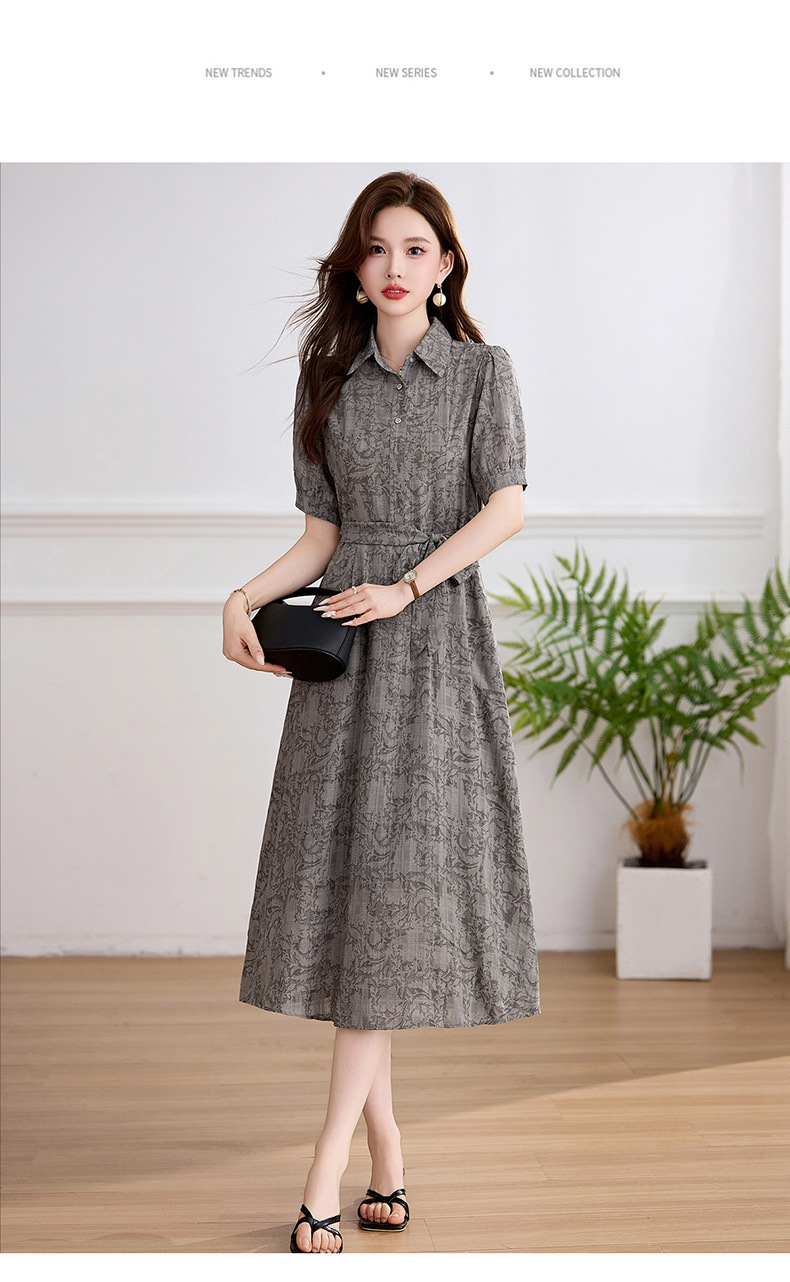 Đầm suông midi cổ bẻ họa tiết hoa nhí thiết kế dây buộc eo — xanh lá cây, màu xám chi tiết 25