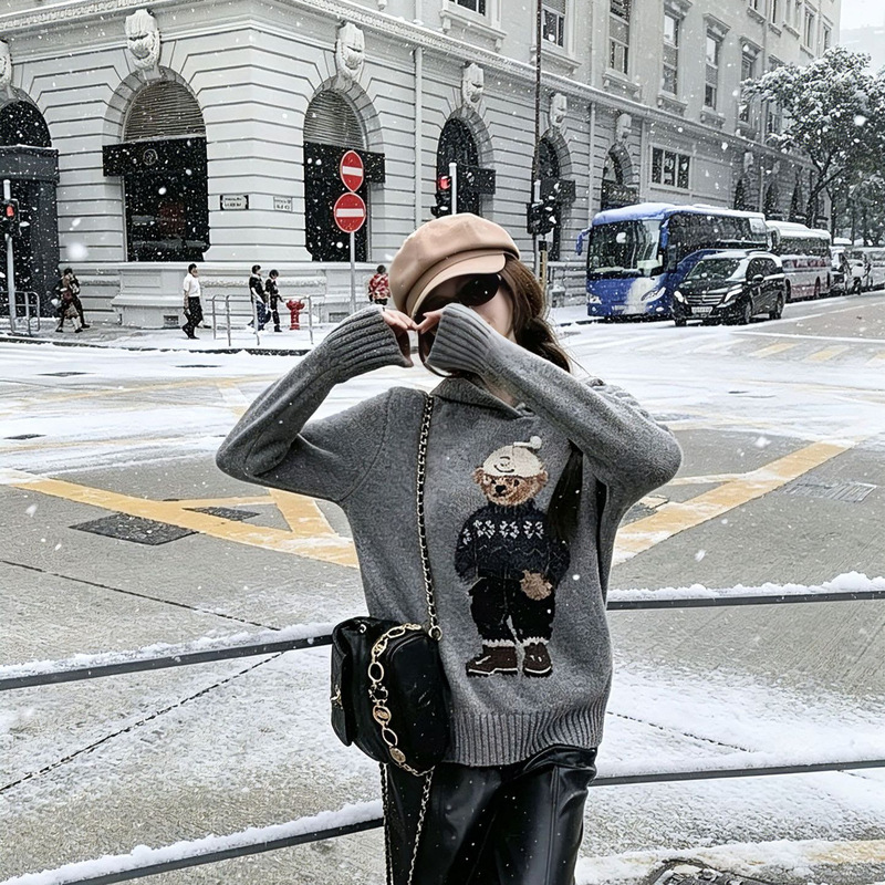 R-L High-Quality Wool and Cashmere Sweater with Qr Code, Nordic Retro Skiing Bear Design, Autumn and Winter Women's Sweater R-L High-Quality Wool and Cashmere Sweater with Qr Code, Nordic Retro Skiing Bear Design, Autumn and Winter Women's Sweater