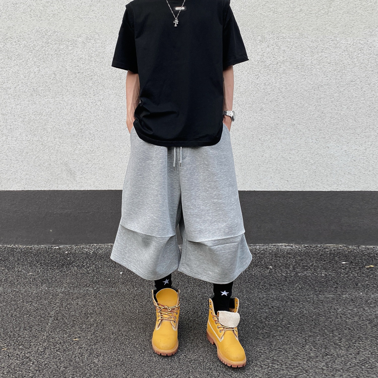 American-Style Pleated Three-Dimensional Silhouette Heavy Sports Air Layer Cropped Mid-Length Pants for Men, Loose Wide-Leg Casual Scimitar Shorts