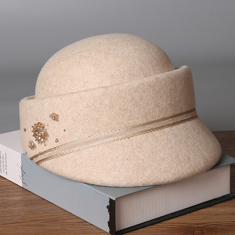 Mũ beret nữ kiểu Hepburn Pháp len đen họa tiết hoa mùa thu đông — cơm trộn