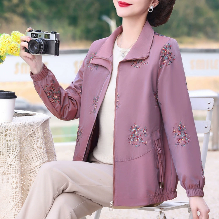 2024 мама осень тонкая ветровка пальто среднего и пожилого возраста женская весенняя и осенняя повседневная куртка бабуля топ