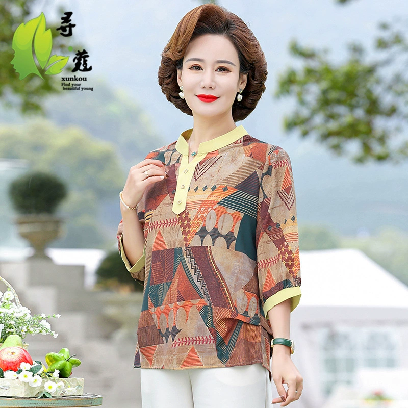 Одежда для мам в западном стиле, тонкая рубашка с короткими рукавами, новый летний стиль, легкая и дышащая для женщин среднего и пожилого возраста.