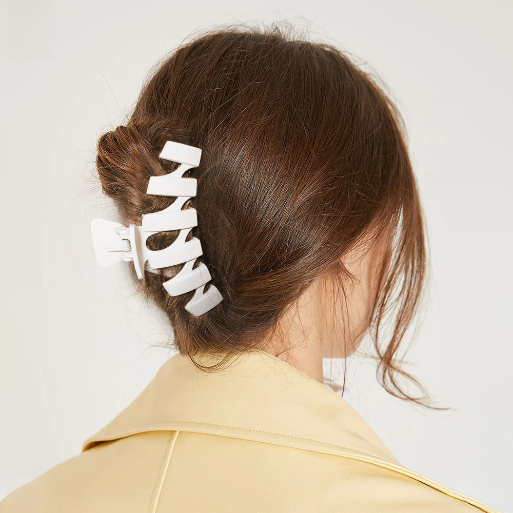 Oversized Shark Hair Claw Clip, Korean Morandi Style Hair Accessory_voghion.com