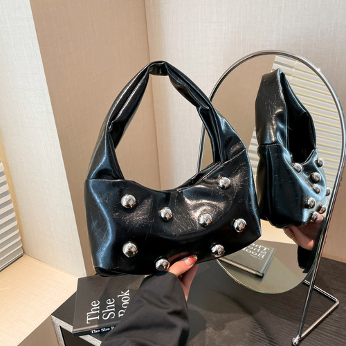 Women's 2025 Korean Style Fashion Lever Lock Personality Fashion Niche Shoulder Bag Crossbody Bag