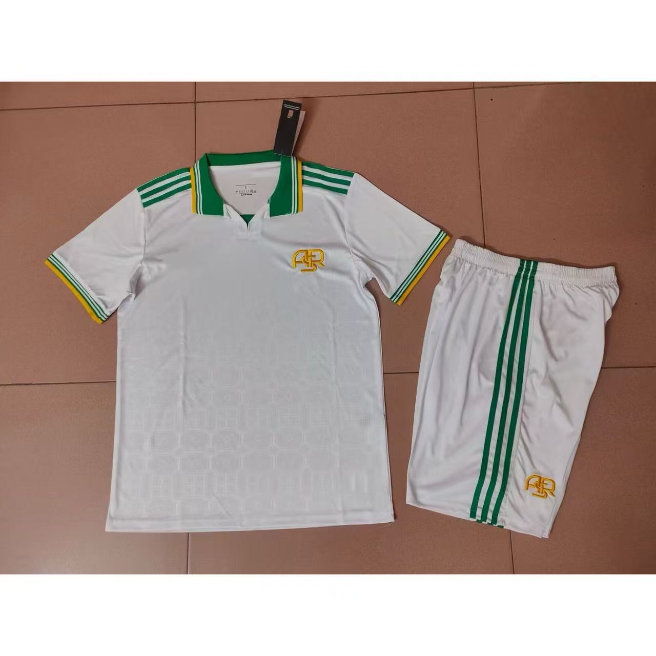 2526 Conjunto de equipación de visitante del Roma