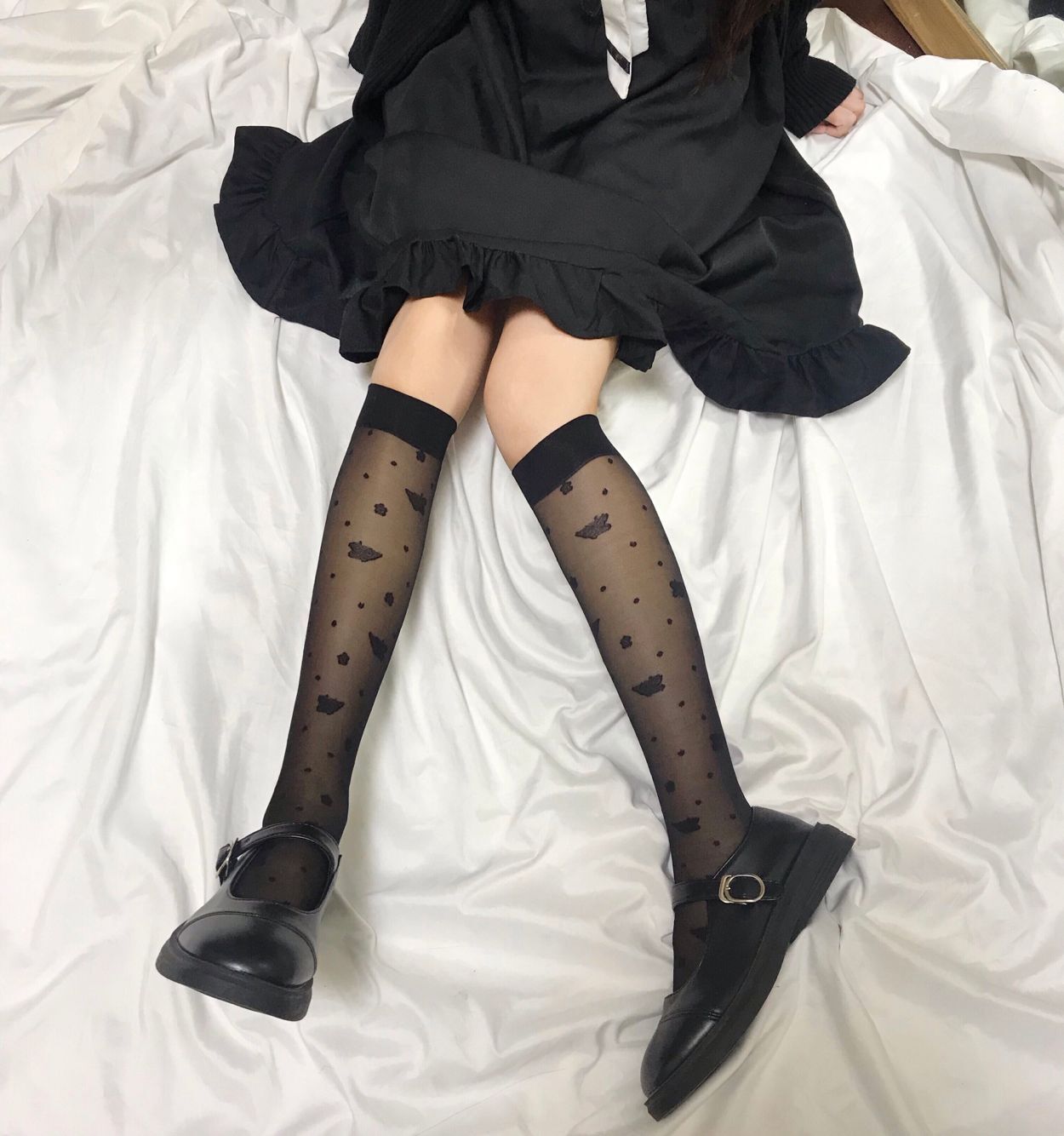 春夏薄款蝴蝶点点包芯丝提花中筒丝袜JK小腿袜及膝黑丝袜ins潮袜