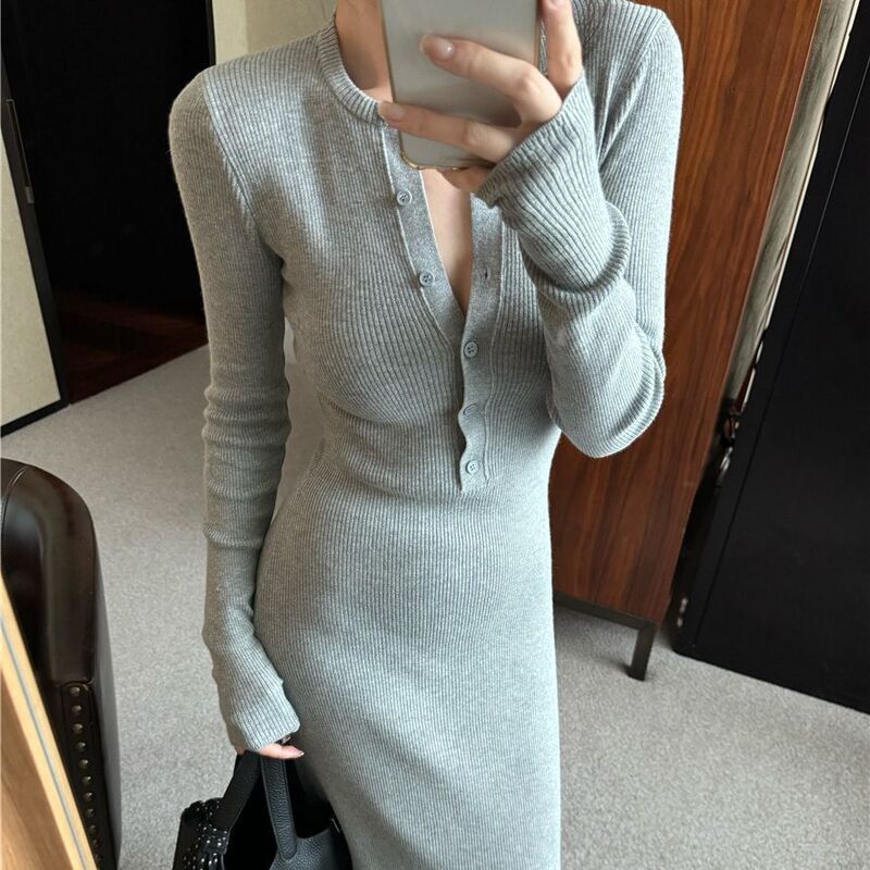 Retro Elastic Buttoned Long-Sleeved Knitted Dress for Women, Autumn 2024 New Fashion Style, Waist-Cinching, Slimming, Pure Color Long Dress Retro Elastic Buttoned Long-Sleeved Knitted Dress for Women, Autumn 2024 New Fashion Style, Waist-Cinching, Slimming, Pure Color Long Dress