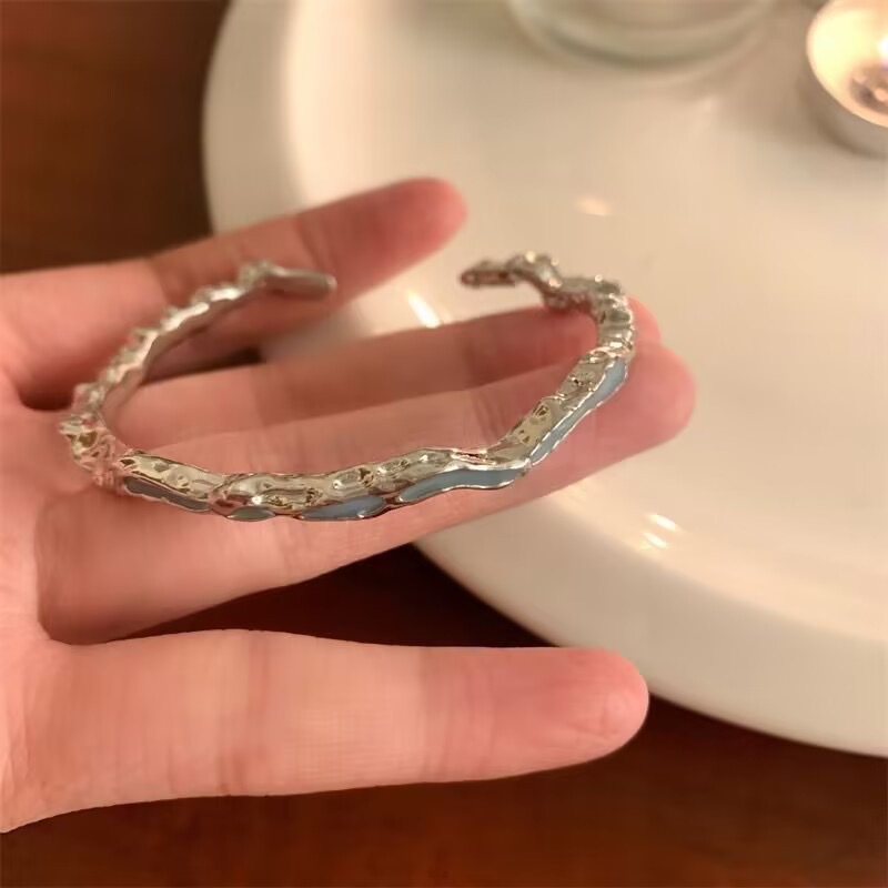 Bracciale a onde blu da donna gioiello da mano elegante e chic_voghion.com