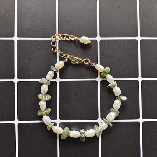 Luxe High-Quality Natural Freshwater Pearl Necklace for Women Handmade Pearl and Natural Stone Turquoise Necklace