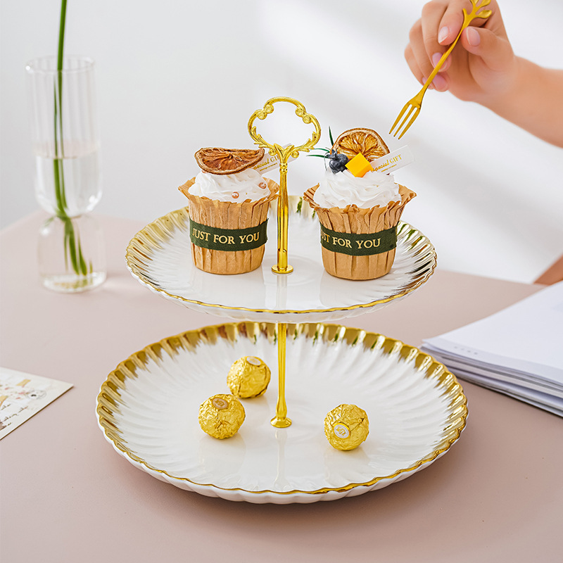 Luz de lujo de tres capas Placa de fruta cerámica de estilo europeo hogar sala de estar mesa de café creativo exquisito multi-capa snack seco fruta caramelo placa