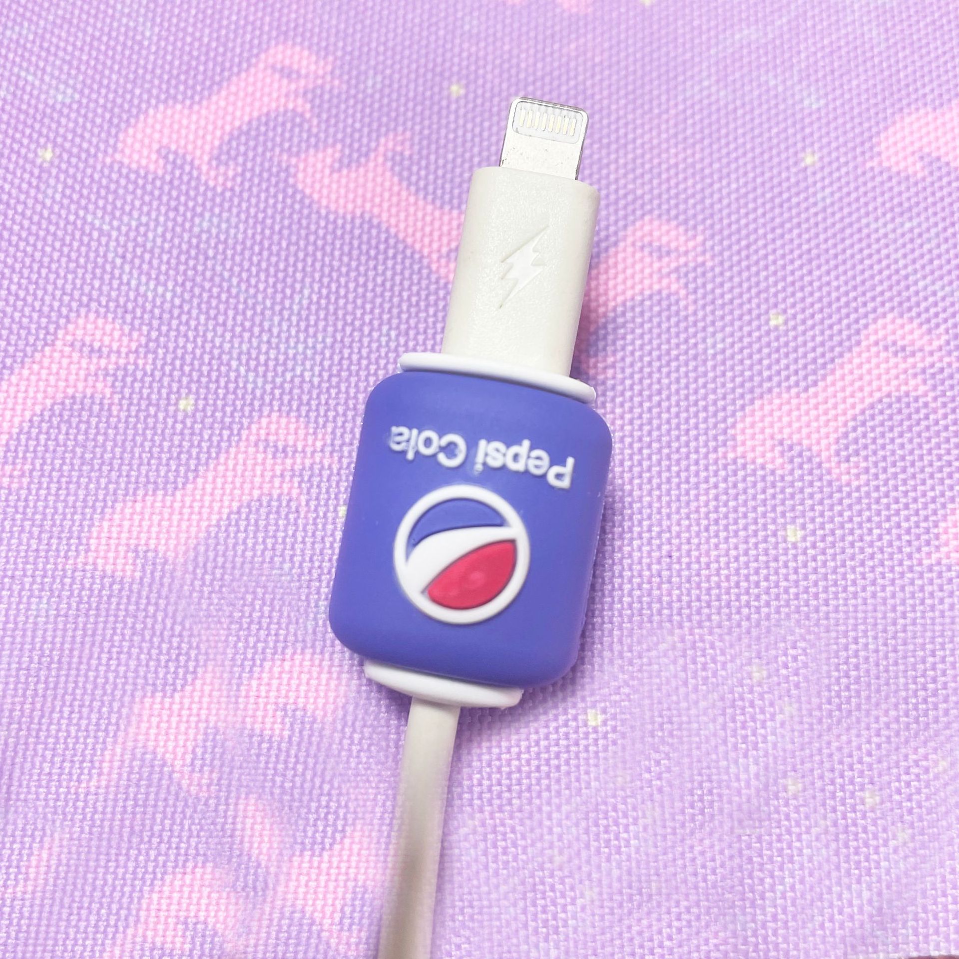 Nuevo cable de carga mordida Apple Android silicona anti-rotura universal teléfono móvil cable de datos de dibujos animados cubierta protectora