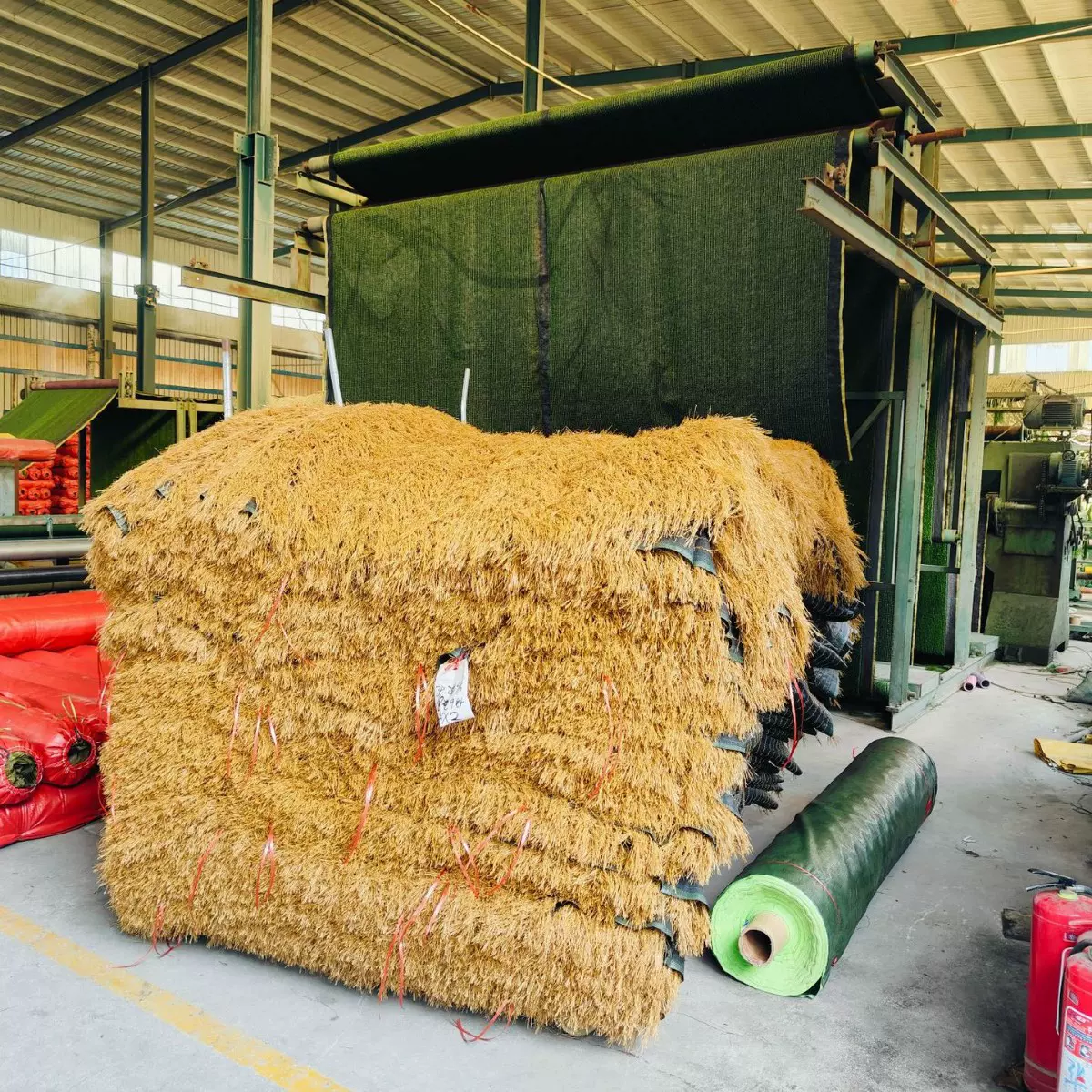 仿真稻草屋顶户外凉亭装饰假草防火隔热地毯式茅草木屋景区民宿