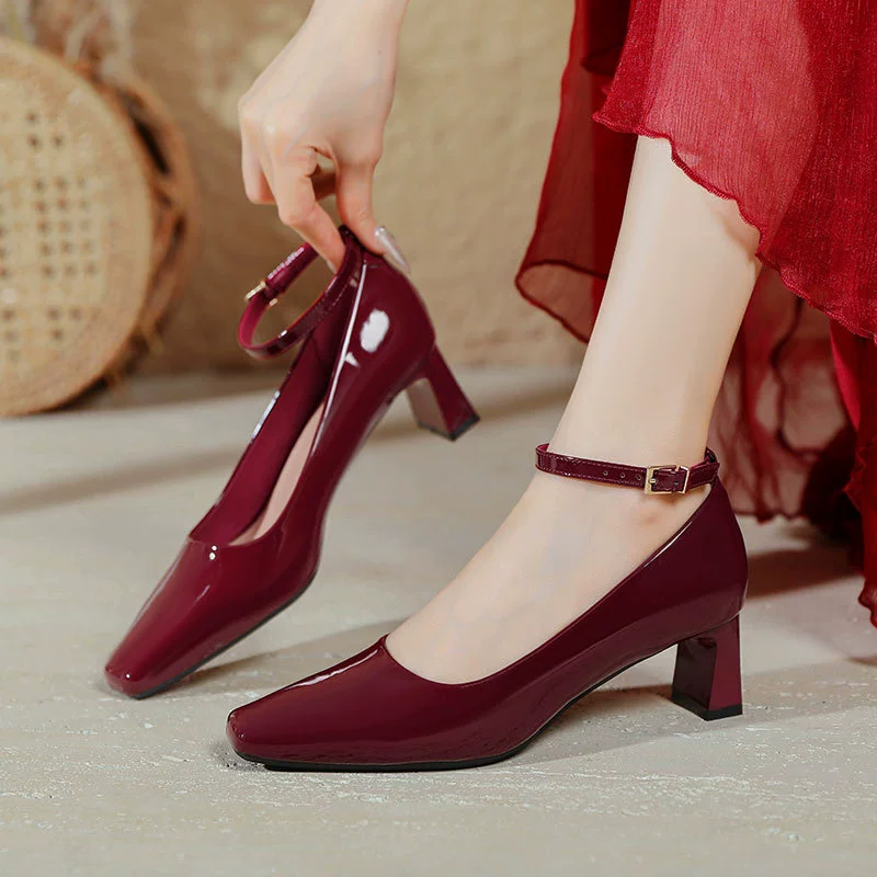 Красные каблуки толстые каблуки не устают ноги 2025 новый темперамент OL профессиональная рабочая обувь