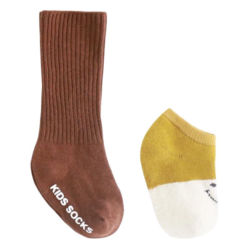 20 Otoño e Invierno nuevos calcetines para niños traje coreano lindo de dibujos animados de color sólido antideslizante media pantorrilla calcetines de bebé