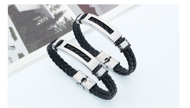 17g Weight Bangle Classification Leather Chain Material 1 Piece Quantity Holiday, Daily Occasion 304 Stainless Steel, Pu Leather Material Solid Color Pattern All Seasons Season Men's Gender Polishing Design Vacation, Simple Style Style Vacation Simple Style Solid Color 304 Stainless Steel Pu Leather Polishing Men's Bangle Men Cord & Leather Bracelets
