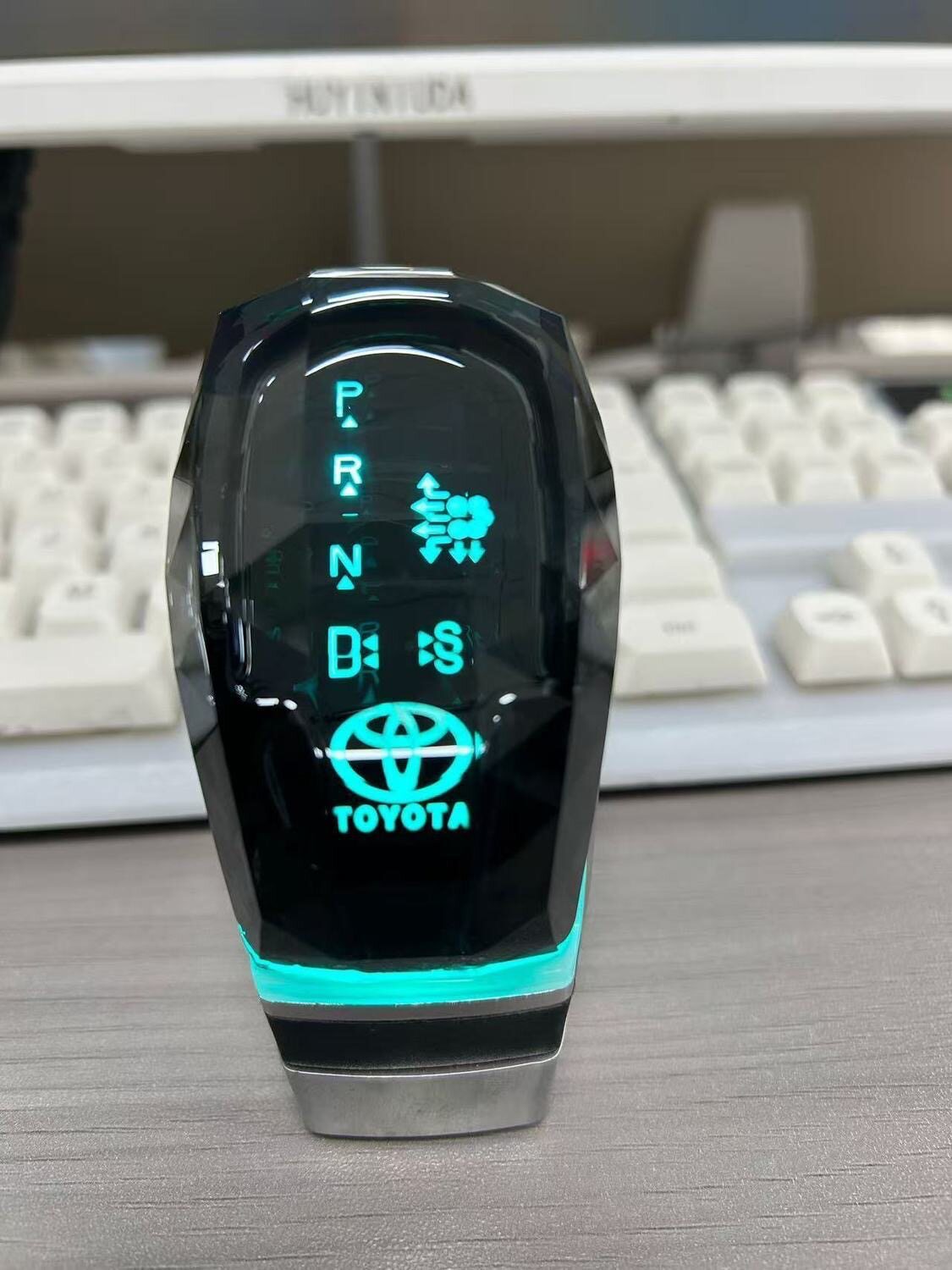 Colorful luminous gear shift knob modification suitable for Toyota Corolla and other models, crystal luminous gear shift modification