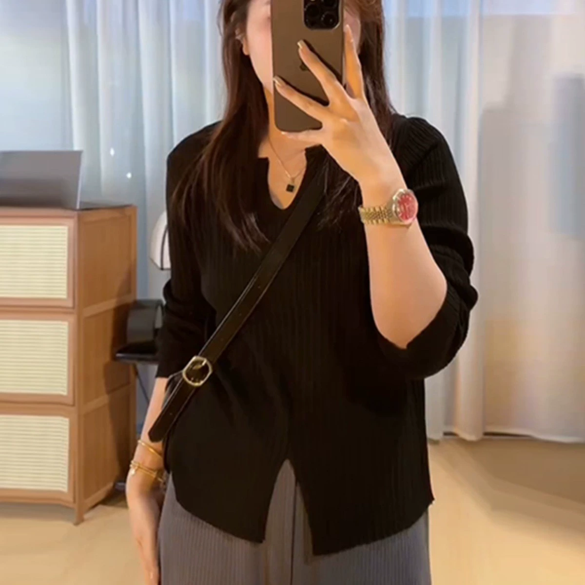 Женская футболка больших размеров с V-образным вырезом и обычными рукавами, универсальный трикотажный топ для полных женщин, облегающая базовая рубашка с асимметричным разрезом, осень 2025