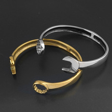 跨境新款钛钢时尚个性潮流酷男士个性开口不锈钢扳手手镯厂家直销