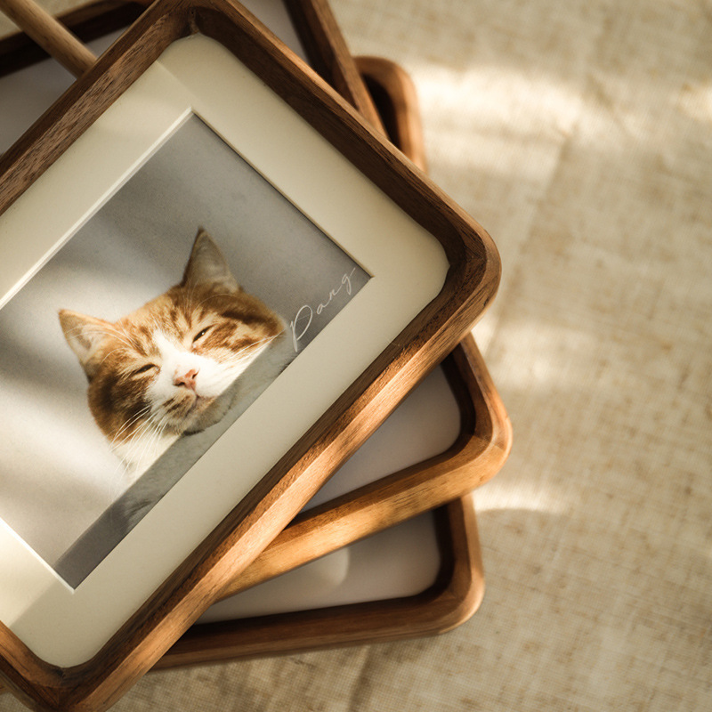 Black walnut solid wood mortise and tenon rounding 6-inch photo frame setting table to wash photos to make log picture frame mounting printing Black walnut solid wood mortise and tenon rounding 6-inch photo frame setting table to wash photos to make log picture frame mounting printing