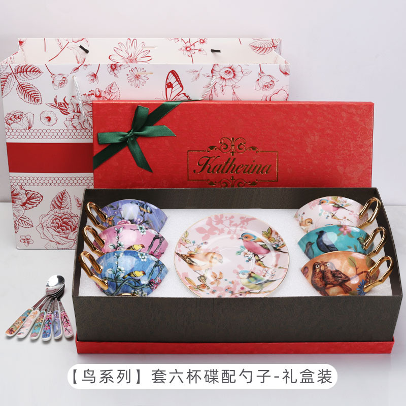 Caja de regalo de nuevo regalo de bodas de cerámica de hueso europeo, taza de café y plato, caja de regalo de boda de nuevo regalo de mano, caja de regalo de graduación