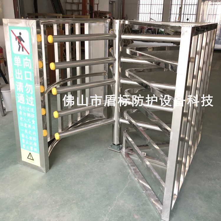 生产商家供应三翼栏杆单向十字转闸 人行不锈钢简易款单项挡道闸