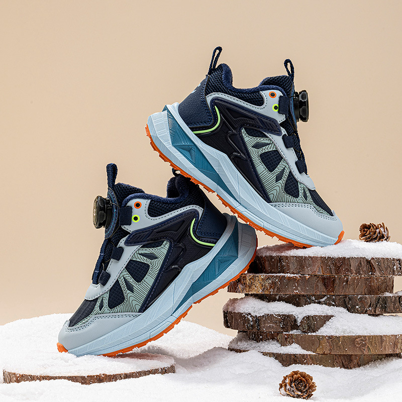 HOBIBEAR加绒冬季儿童二棉保暖运动鞋户外男童校园纽扣鞋厂家直销