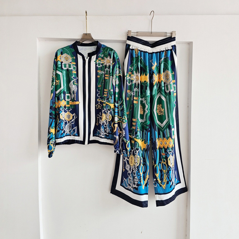 Hermès-style French old money H green patterned jacket and wide-leg pants set, elegant two-piece outfit with a nice drape Hermès-style French old money H green patterned jacket and wide-leg pants set, elegant two-piece outfit with a nice drape
