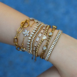 项链;戒指;耳环