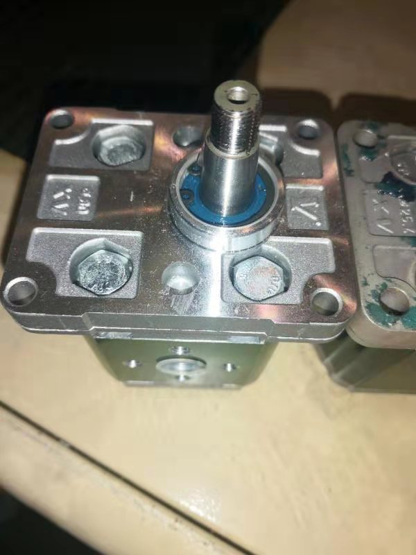 代理意大利VIVOLO液压马达X2M4701EBBE，优势供应，原厂证明