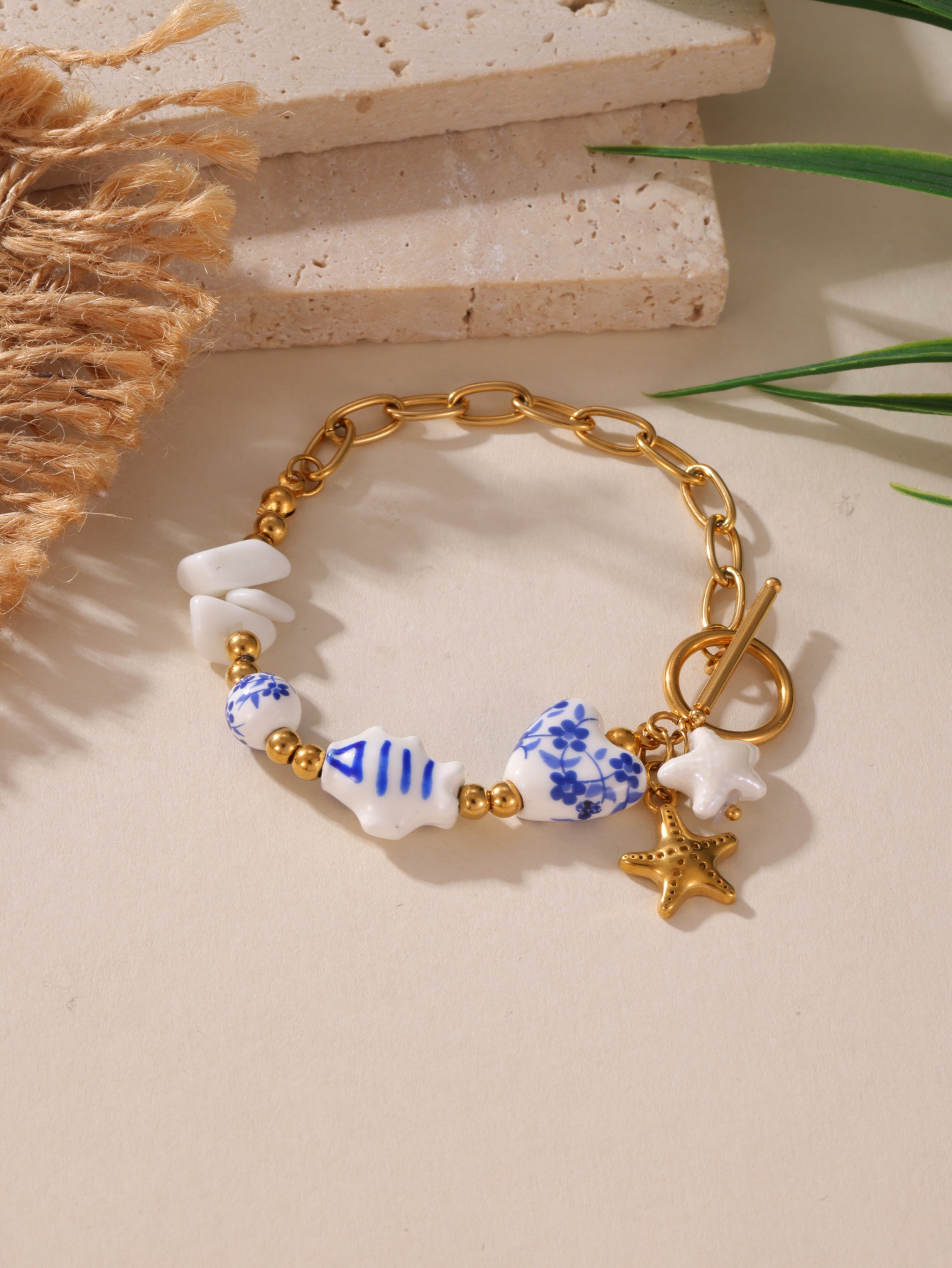 304 Stainless Steel Chain Material 1 Piece Quantity Casual, Holiday, Daily Occasion Chinoiserie Retro Classic Style Star Fish 304 Stainless Steel Blue And White Porcelain 18K Gold Plated Bracelets In Bulk