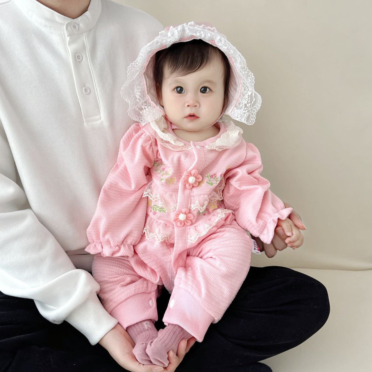 Primavera y otoño versión coreana de estilo princesa infantil, estilo occidental, mameluco de una pieza con capucha, vestido de cien días de luna llena para niñas