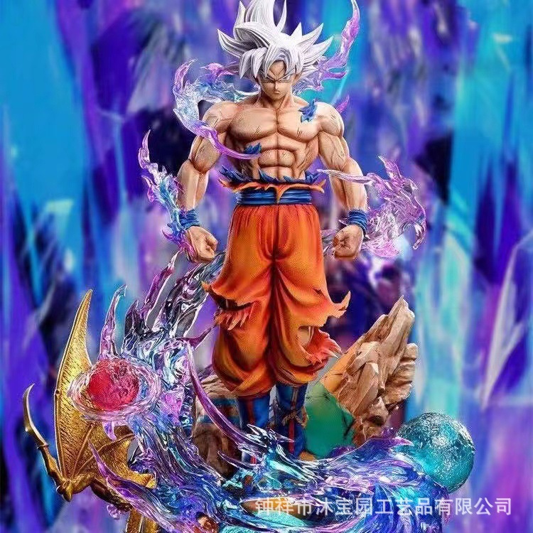 La mano de anime de Dragon Ball está a gusto, Wukong Wujita Super Saiyan Doll puede brillar adornos de escritorio