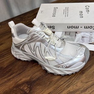 ��Ƥ��׵�ӖЬŮ��2025�¿��Ь��ŮЬ�\��ЬŮ�ı���͸��W��