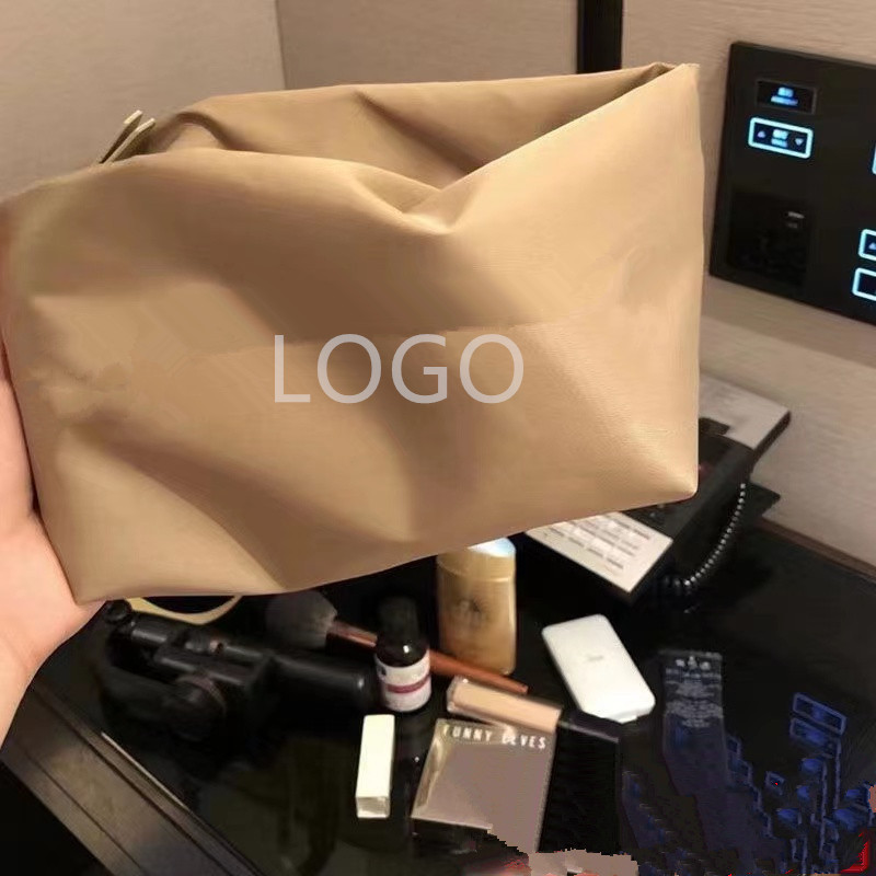 2022 새로운 패션 나일론 대용량 화장품 가방 Baojia 레터 워시 가방 화장품 디너 클러치 백