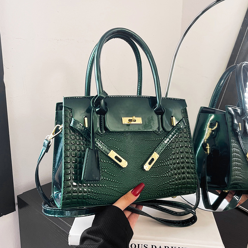 2023 nuevo bolso femenino moda europea y americana todo-fósforo bolso mensajero de un solo hombro de gran capacidad bolso Kelly transfronterizo