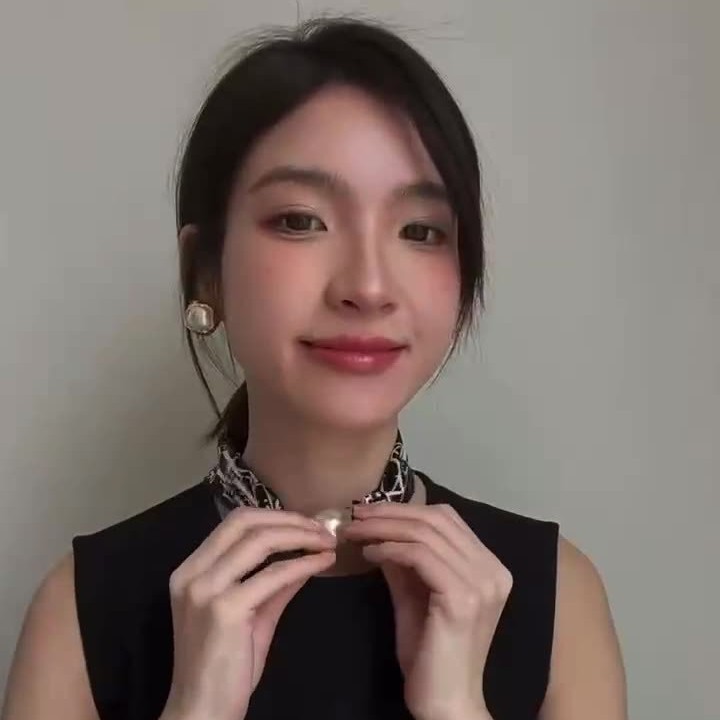 새로운 자석 버클 진주 목걸이 작은 긴 실크 스카프 여성 봄, 가을, 여름 목 보호대 셔츠 얇은 스카프