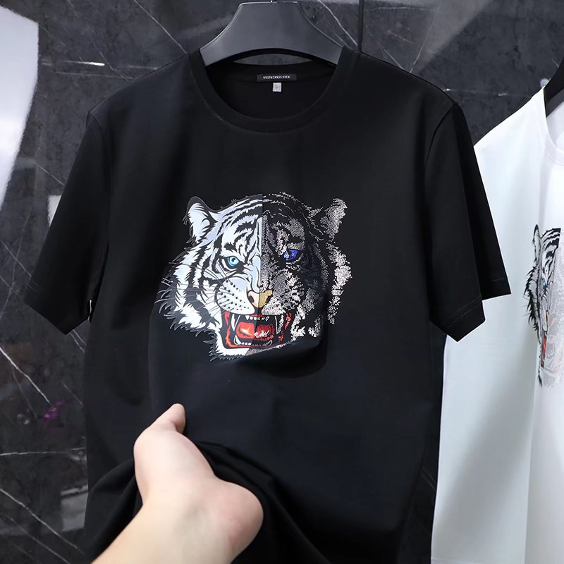 T-shirt uomo con stampa testa di tigre per look alla moda_voghion.com