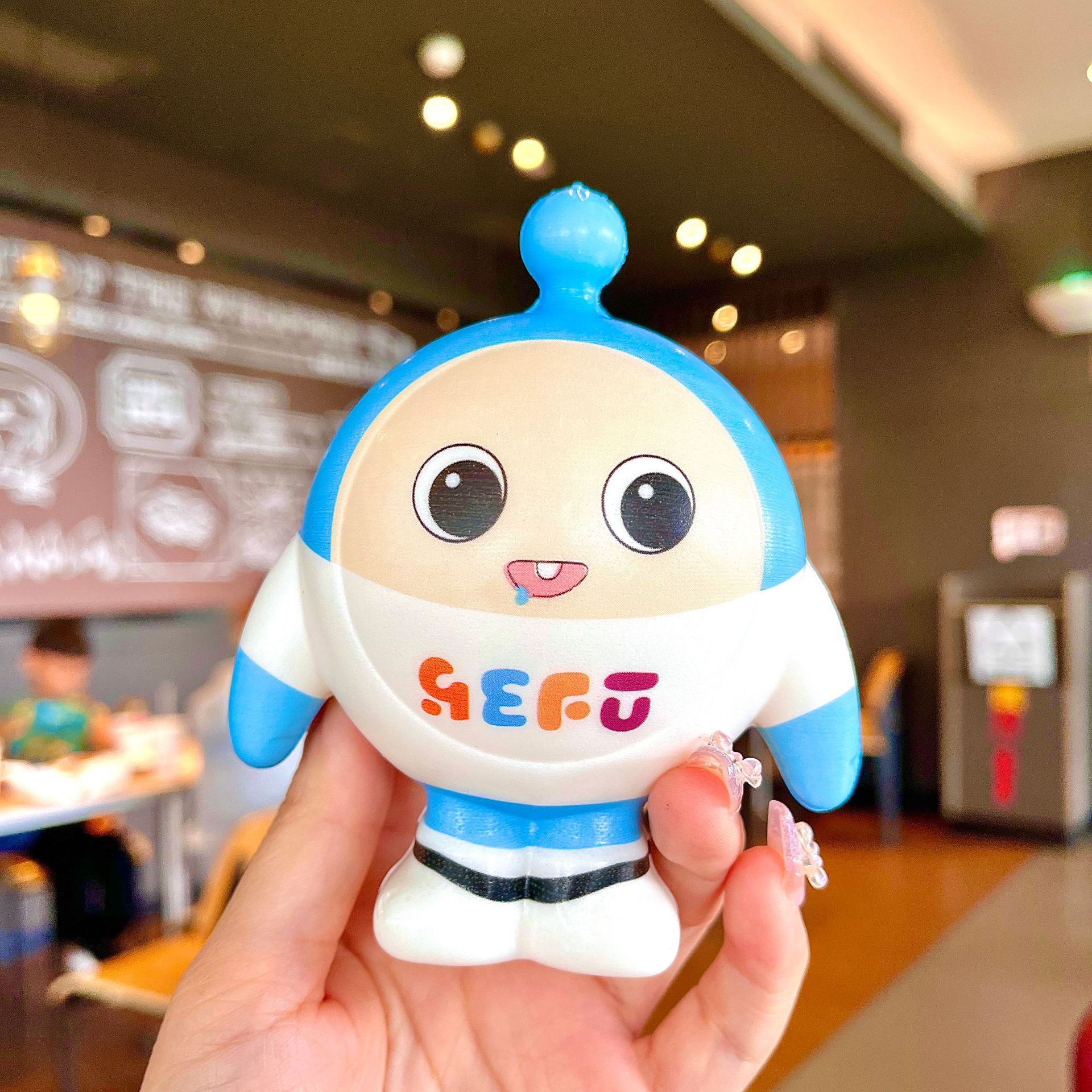 Second generation danzi [blue] standing posture