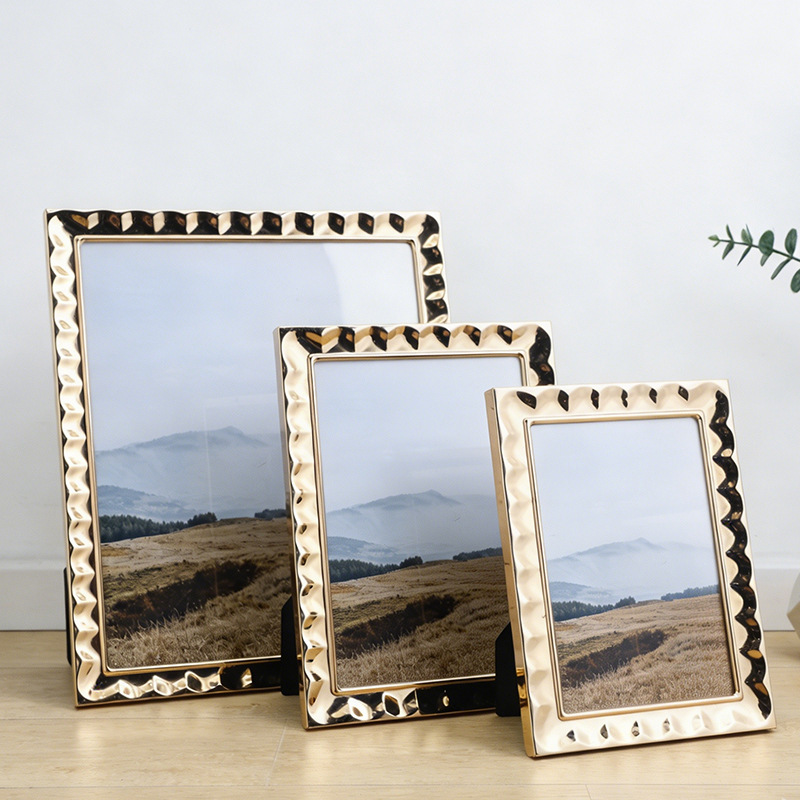 European-Style Minimalist Retro Metal Photo Frame Stand, Iron Art Gold Color, 6710inch Photo Wall-Mounted Frame, Factory Wholesale European-Style Minimalist Retro Metal Photo Frame Stand, Iron Art Gold Color, 6710inch Photo Wall-Mounted Frame, Factory Wholesale