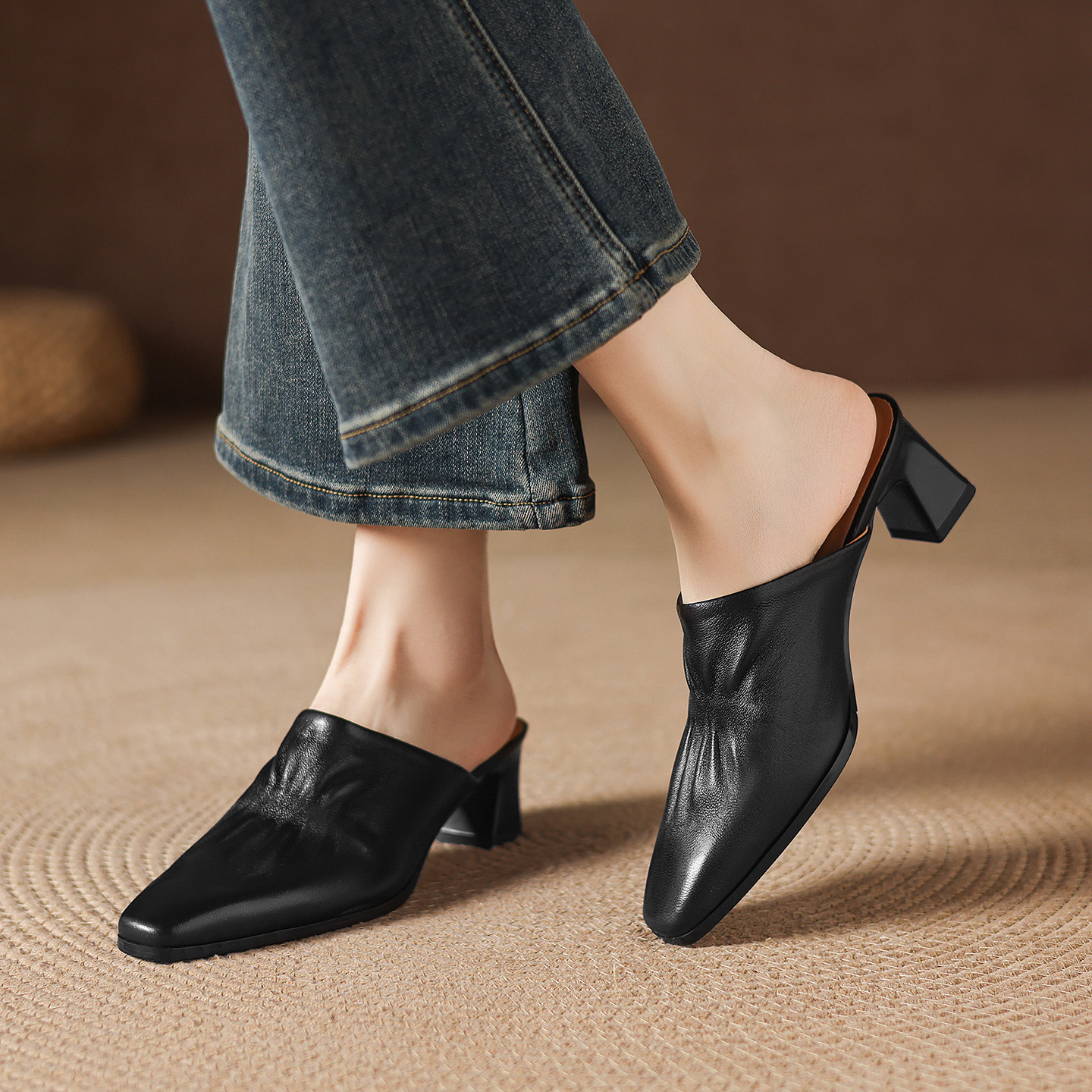 Sandal nữ bít mũi hở gót cao gót thô 5 cm, da bò mùa xuân hè — đen