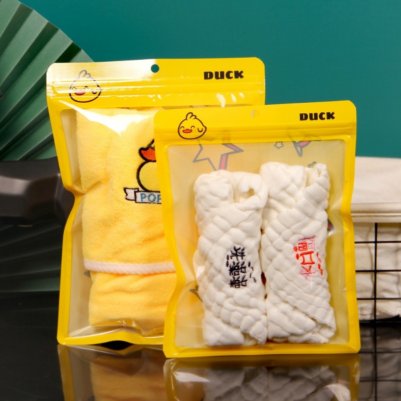 Bag for packing children's T-shirts, base shirts, underwear, cotton socks, transparent bags for infants, long socks bags in the Kingdom of Little Yellow Ducks